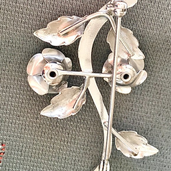 Silver Roses Broach - Picture 3 of 3